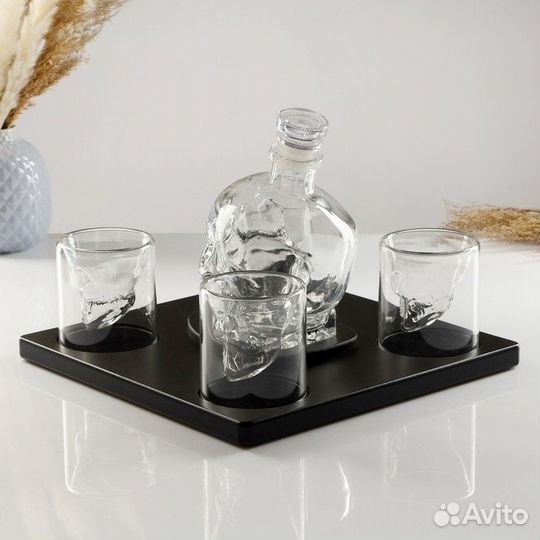 Мини-Бар Череп, на подставке, штоф - 750 мл, бокал