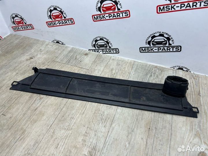 Дефлектор радиатора Renault Scenic 3 2010