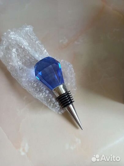 Пепельницы с брендовой символикой и пробки