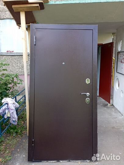 Дверь входная железная бу