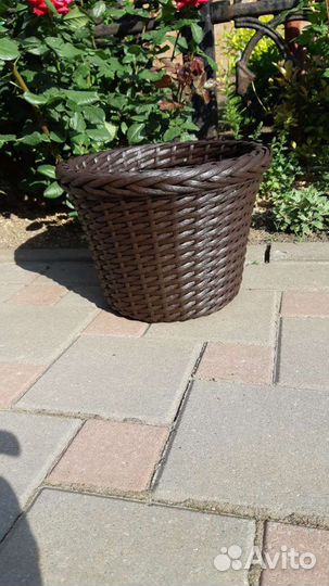 Кашпо для цветов из искусственного ротанга