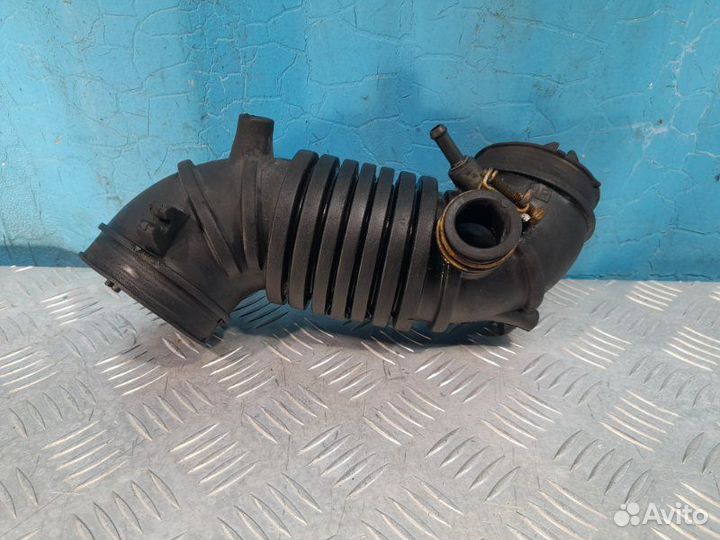 Патрубок воздушного фильтра Mitsubishi Lancer 8