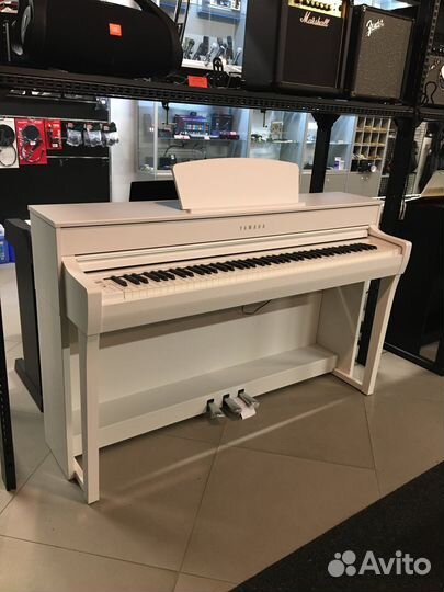 Цифровое пианино Yamaha + Аксессуары