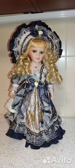 Кукла фарфоровая коллекционная 40 см