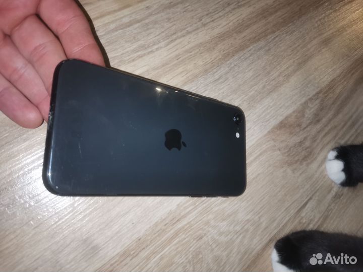 Телефон iPhone se 2020