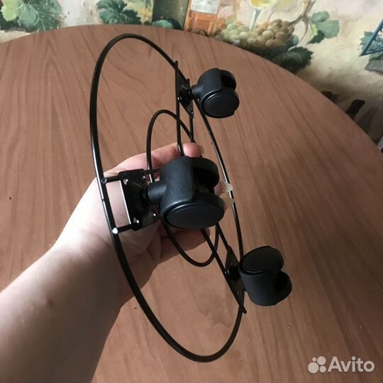Подставка на колесиках