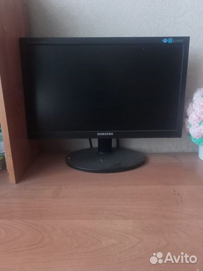 Монитор Samsung
