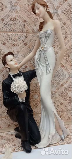 Статуэтки молодожёны, девочка с собакой