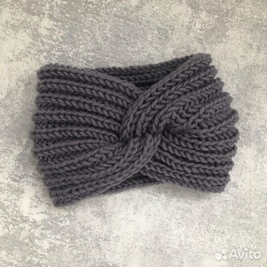 Вязаные шапки, полоски, шарфы, варежки