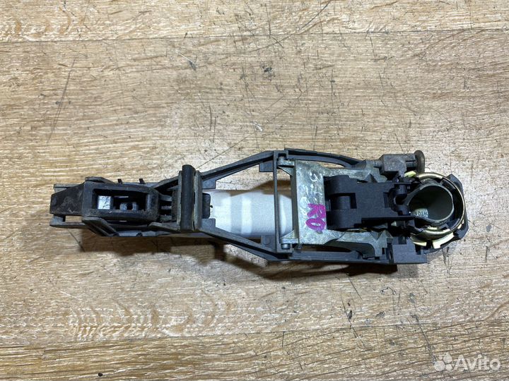 Ручка наружная Volkswagen Golf 4 R0