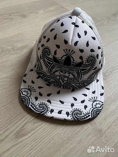 Adidas originals кепка