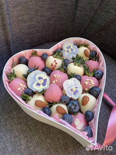 Клубника в шоколаде / Цветы, букеты из клубники