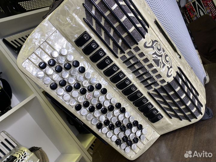 Баян Bugari Armando ChampionCass