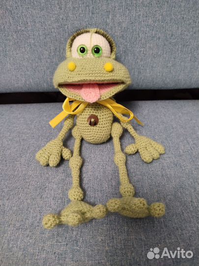 Вязаная игрушка Лягушка
