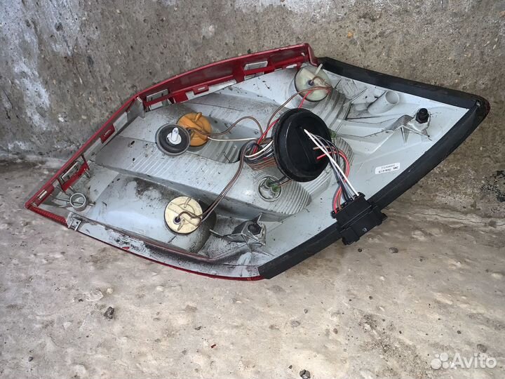 Skoda Fabia 2 - Фонарь задний левый