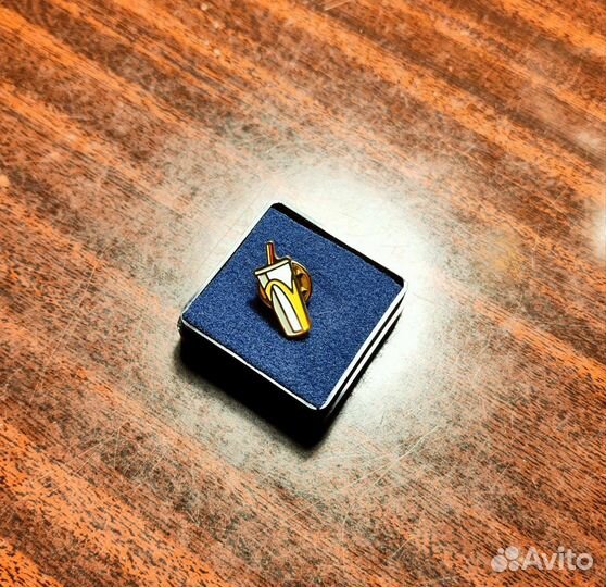Коллекционные оригинальные значки Макдоналдс новые