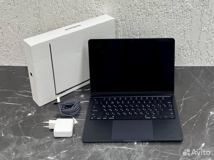 Apple Macbook Air M2/идеал/9 циклов