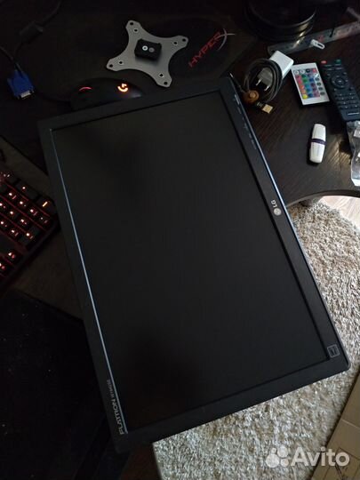 Монитор LG 19