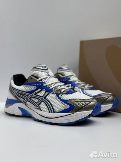 Кроссовки Asics