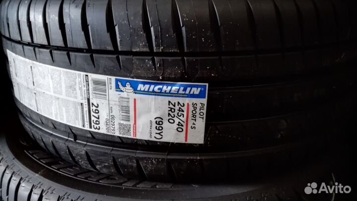 Michelin Pilot Sport 4 S 245/40 R20 99Y