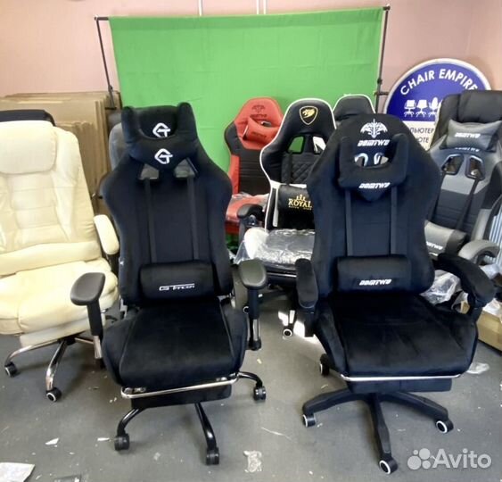 Игровое кресло Domtwo с подножкой