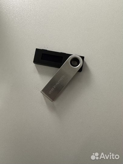 Криптокошелек Ledger nano s