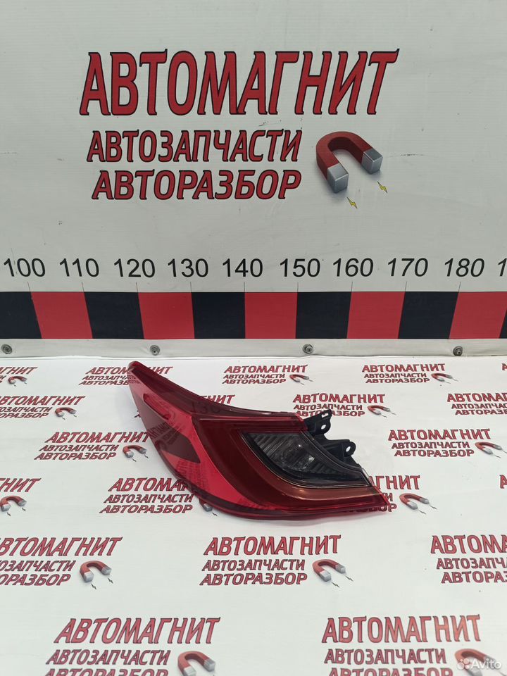 Фонарь задний левый Toyota Camry 80