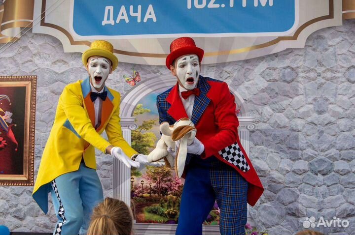 Шоу мимы, ходулисты, зеркальные, фокусы и артисты