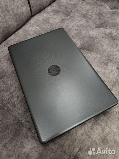 Большой удобный ноутбук для учебы и работы