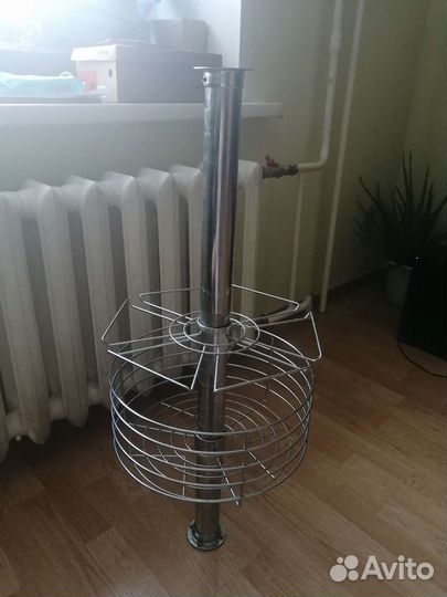 Фруктовница на ножке металлическая