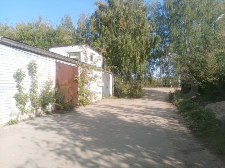 Гараж, > 30 м²