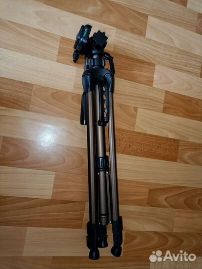 Штатив для фотоаппарата