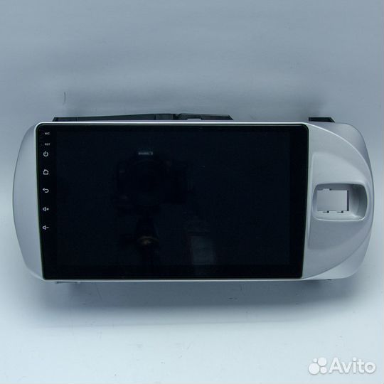 Штатная магнитола для Toyota Vitz 2014+ (руль спра