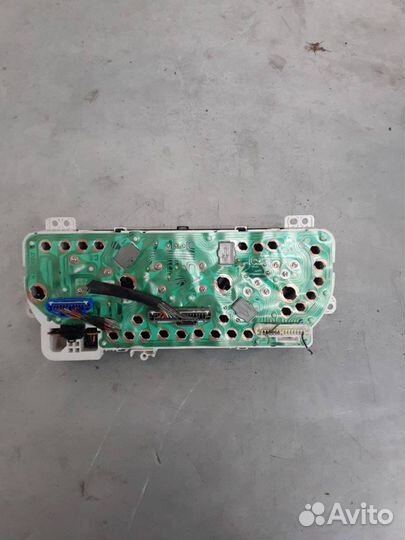 Панель приборов (щиток) Suzuki Grand Vitara 2002