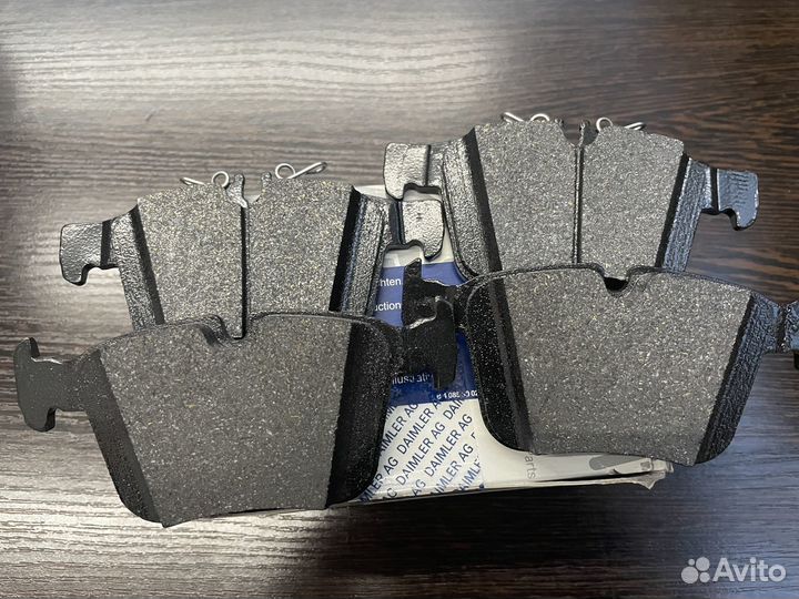 Задние тормозные колодки Mercedes A0084201320