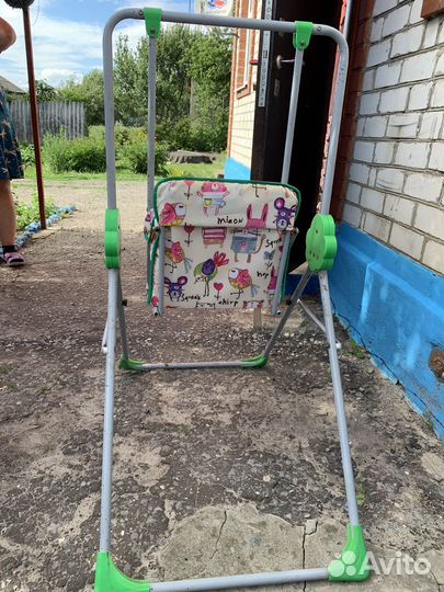 Столик для кормления и качели