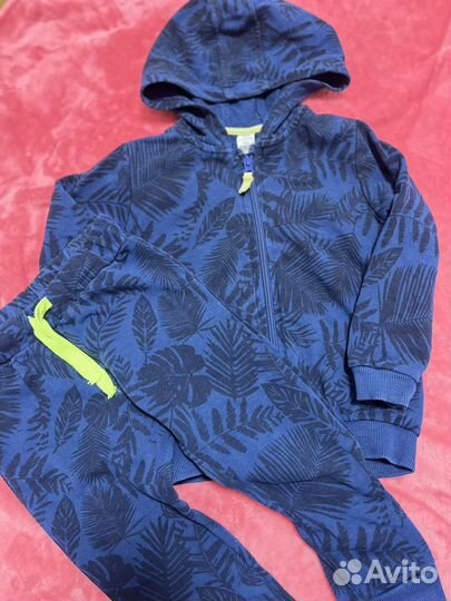 Костюм спортивный