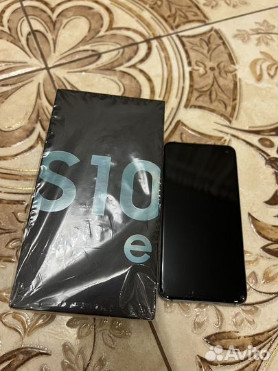 Samsung Galaxy S10e, 8/128 ГБ