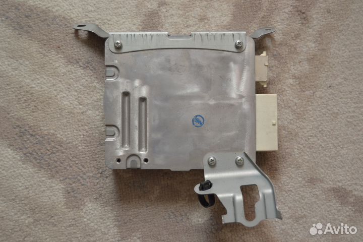 Блок управлени электроусилителя руля toyota coroll