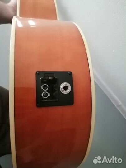 Акустическая гитара