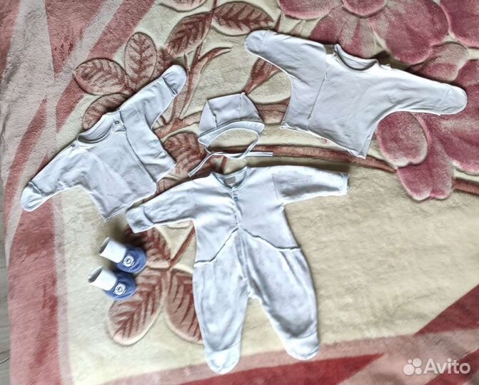 Слип+чепчик+2 распашонки+пинетки