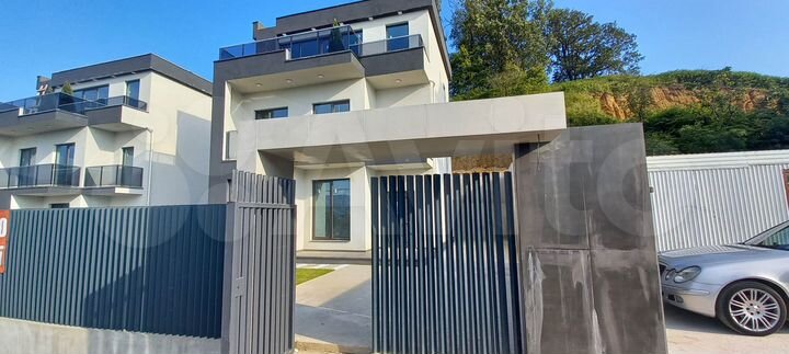 Коттедж 190 м² на участке 5 сот.