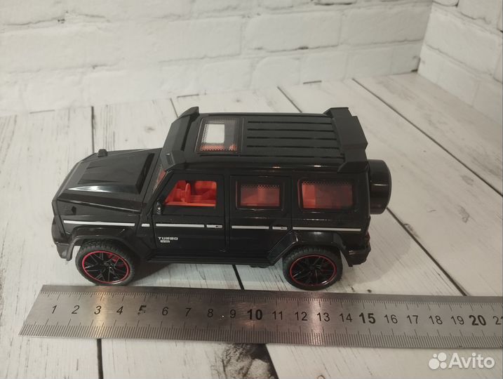 Мерседес Гелендваген пластиковая машинка гелек