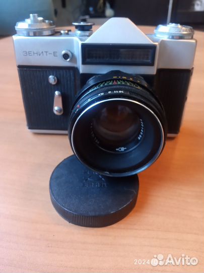 Фотоаппарат Зенит-Е и фотопринадлежности