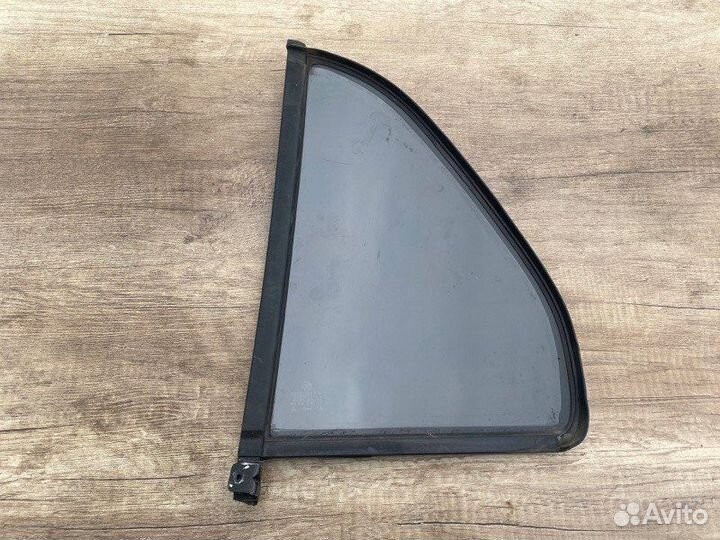 Форточка двери задняя правая Skoda Fabia 6Y AUA