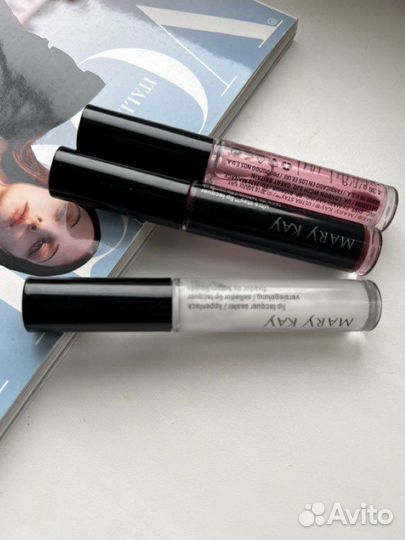 Стойкая лаковая помада mary KAY / Блеск для губ