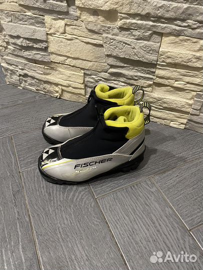 Лыжи беговые fisher 140 см с ботинками р-р 32