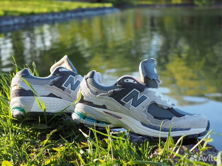 New Balance 2002R