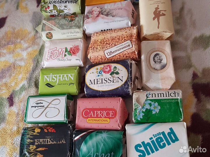 Флаконы и этикетки от винтажного мыло