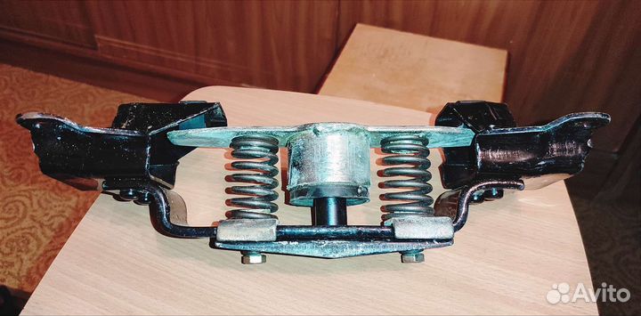 Траверса кпп Волга Г-3102, 2410 в сборе